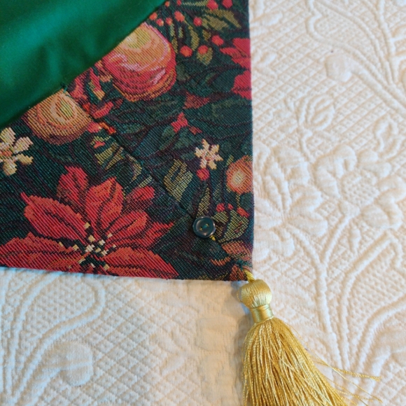 Poinsettia Christmas Holiday Dinner Party Table Runner Approx 13 X 70 - Picture 6 of 7